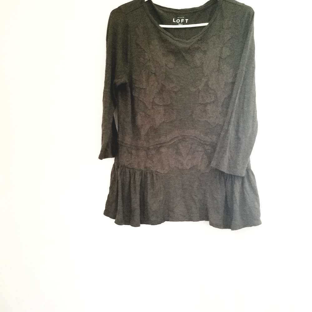 LOFT Womens size medium army green long sleeve blouse